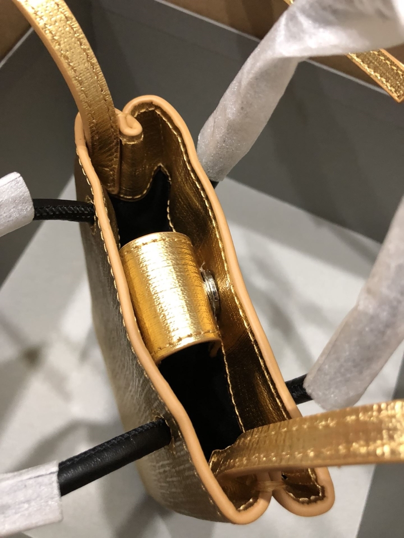 Ba1en*iaga shopping bags